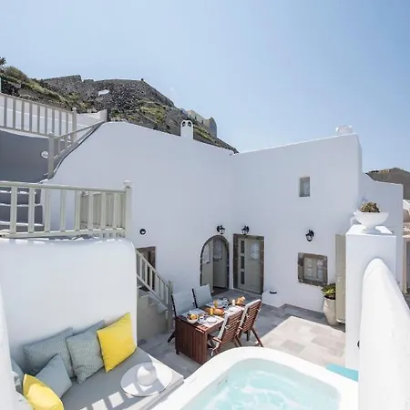 Santorini 180 Degrees Пиргос